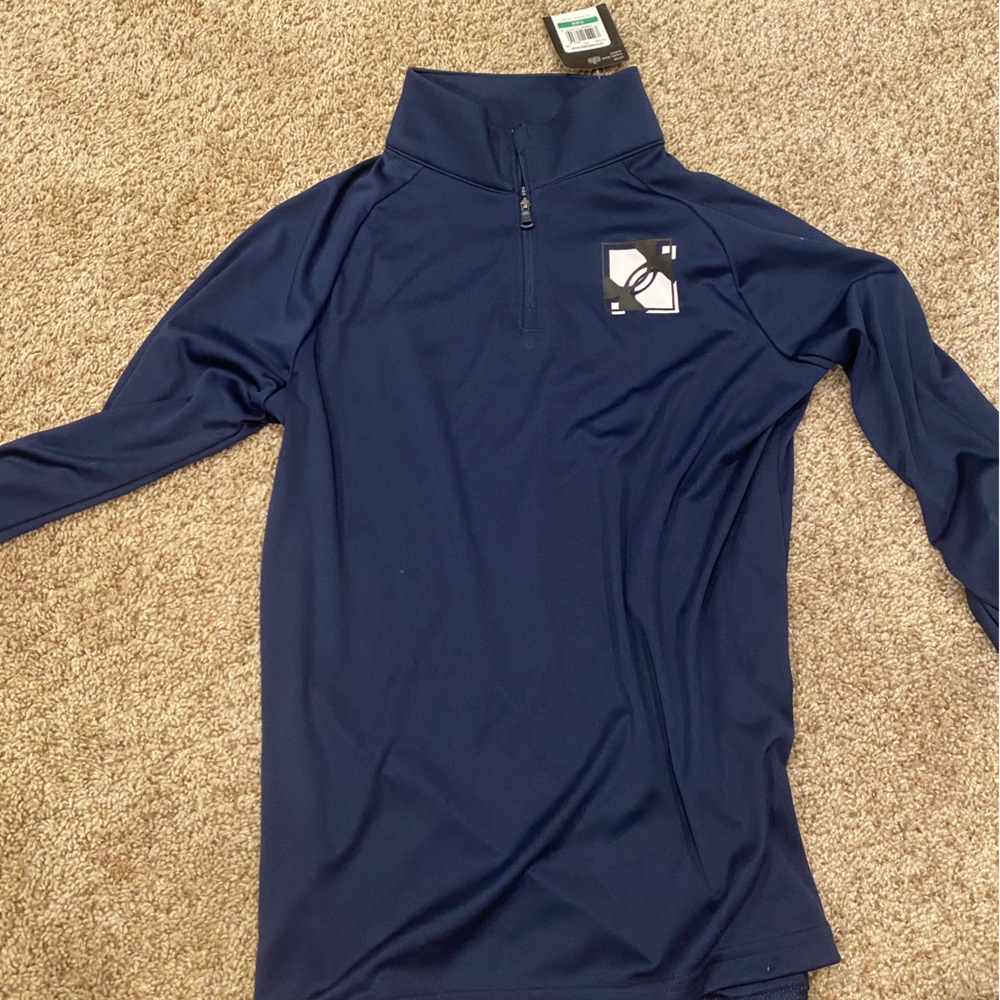 New never worn light weight 1/4 zip under armour size Large